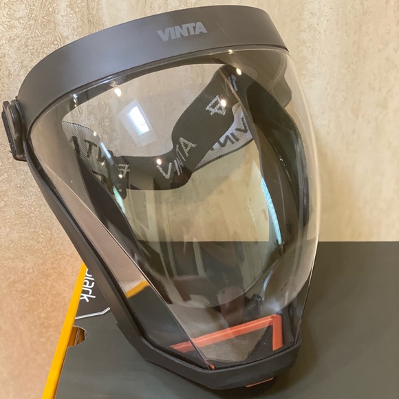 VINTA RS-1 face shield with HEPA 11 filters - Picture 2 of 6
